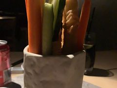 -穹六人间 people 6(岳阳路店)