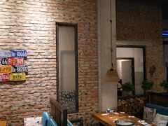 等位区-苹果树下艺术餐厅(宋庄店)