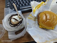 -麦当劳(轻轨曹杨路店)