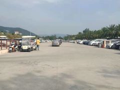 -亚龙湾中心广场