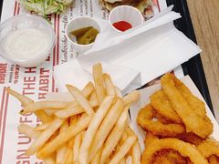 -The Habit Burger Grill 哈比特汉堡(世博店)