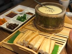 油条稀豆粉-福照楼汽锅鸡·云南特色菜(万达广场店)
