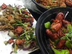 -虾弄弄海派小龙虾·牛羊蝎子火锅
