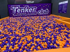 -Tenker Club弹刻极限主题公园 · 蹦床 · 团建 · 生日派对(大关店)