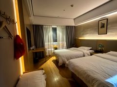 -铂逸梦秦酒店(横店梦幻谷店)