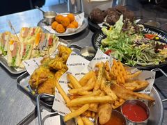 -W COLLECTIVE  DESSERT SHOP