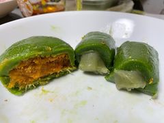 蛋黄肉松青团-沈大成(南京东路店)