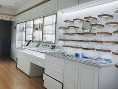 -翰佐蔡司小乐圆·依视路星趣控·暴龙眼镜折扣店