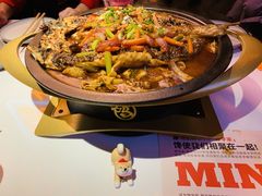-鸣记脆皮烤鱼·海鲜烤鱼(三八广场店)