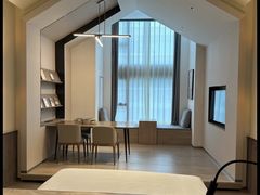 -上海虹桥中心爱琴海亚朵S酒店