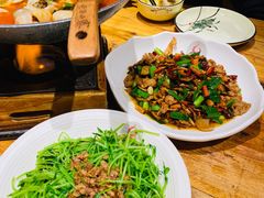 -老滇山寨•云南特色菜•地方菜•民族风情歌舞表演(金碧店)