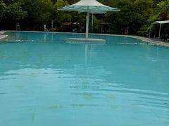 -十万大山布透温泉