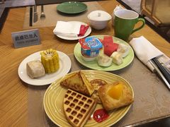 -华邑酒店·鲜艳全日自助餐厅