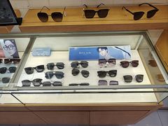-光明眼镜·蔡司授权(徐泾店)