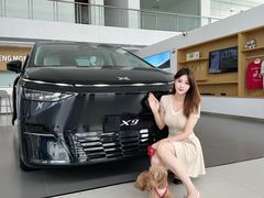 -小鹏汽车体验中心(苏州龙湖狮山天街店)