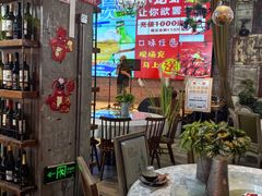 -临界音乐酒馆·小龙虾·江湖菜(华熙LIVE·鱼洞店)
