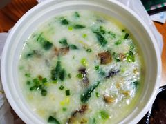 皮蛋瘦肉粥-正東记港味烧腊餐室(天鹅湖银泰城店)