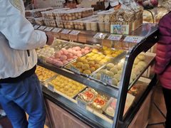 面包甜点陈列柜-赞记龙凤礼饼(广州市二宫向群宾馆店)