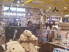 -LOG-ON(海港城店)