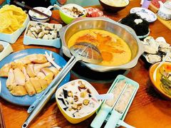 -老何家后安粉·糟粕醋海鲜火锅(三亚湾椰梦长廊店)