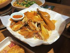 -头上红煨盐鸡·非遗院子餐厅