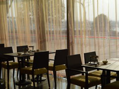 -新地酒店-湖畔自助餐厅