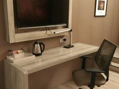 -西安大雁塔科技大学地铁站亚朵酒店