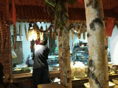 -鱼窝棚柴火铁锅炖(富山屯店)