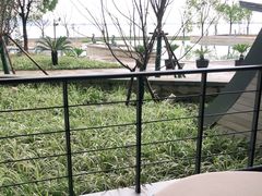 -上海滴水湖皇冠假日酒店