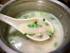 菜心粒皮蛋瘦肉粥-点点心港式茶餐厅(南京西路店)