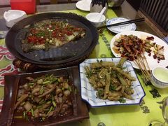 -阿瓦山寨·湘菜现炒·剁椒鱼头王(咸阳总店)