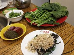 -洞庭洲·防空洞火锅·烧烤·铜锅涮肉(新百广场店)