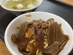 -松树干拌面店