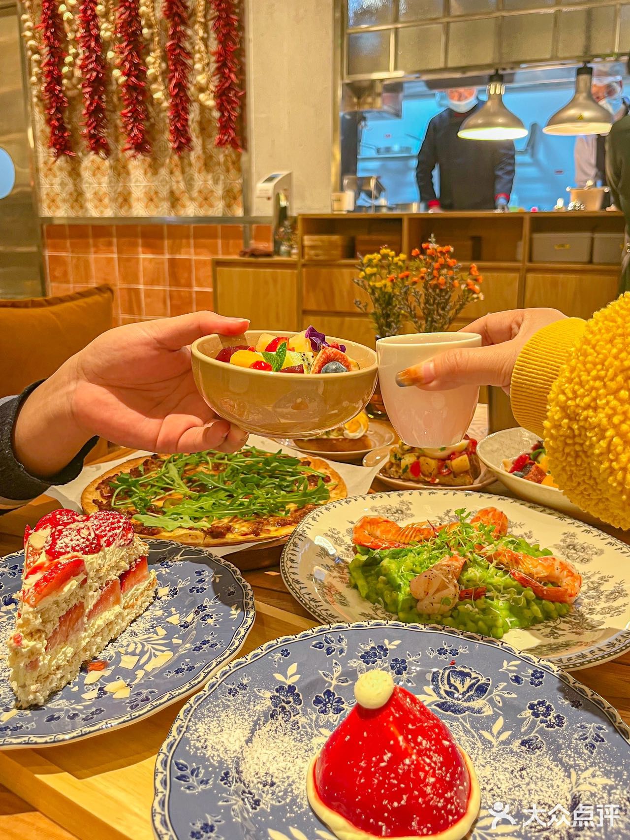 鲜花🌹咖啡☕️小蛋糕🍰K11超惬意西餐