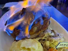 自酿啤酒脆皮烤猪肘-Ambra Haus琥珀屋精酿餐厅(宝山店)