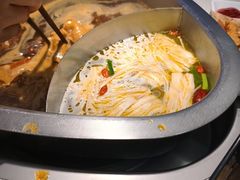 -味之绝美蛙鱼头火锅(松江万达店)