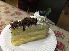 黑樱桃-红跑车蛋糕世界(清江路店)