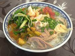 -巍山𤆵肉饵丝