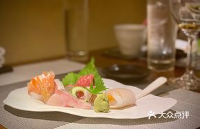 Squid Rolls with Sea Urchin