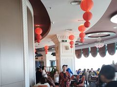 -荣誉国际酒店-云顶旋转餐厅