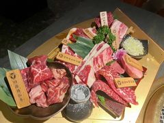 -铭牛烧肉·和牛海鲜自助(高新月牙湖店)