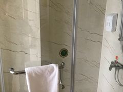 -维也纳酒店(苏州东方之门金鸡湖店)