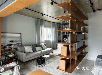 这间公寓的神奇之处在于,它拥有清新的工业风