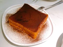 漏奶滑-芳满庭粤菜餐厅(丹阳吾悦店)