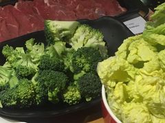 -洪氏嗨捞·广东猪肚鸡·椰子鸡火锅(西咸万象城店)