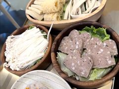 -左庭右院鲜牛肉火锅(金山万达店)