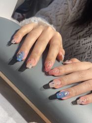 -UGIRL有个美甲
