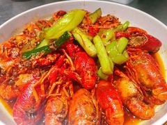 -龙巢盱眙龙虾·牛蛙·烧烤宵夜(八卦岭店)