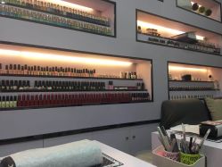 -美斯洛美甲美睫连锁店