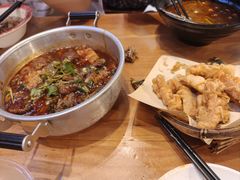 -爆炸头阿姨小四川正宗川味小吃(无任何分店)